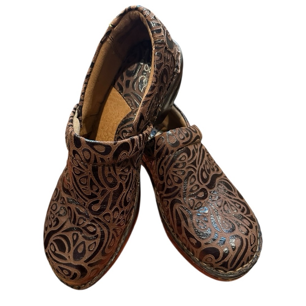 boc Intricate Brown Mules EUC